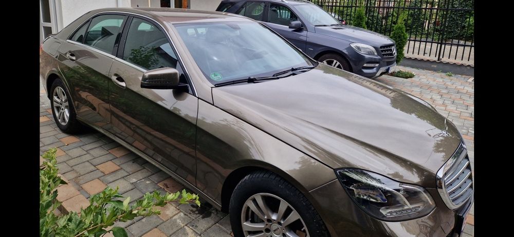 Mercedes Benz E 220, impecabil