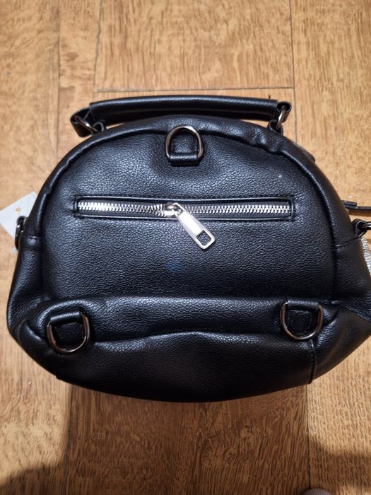 дамска чанта и раница 2 в 1.