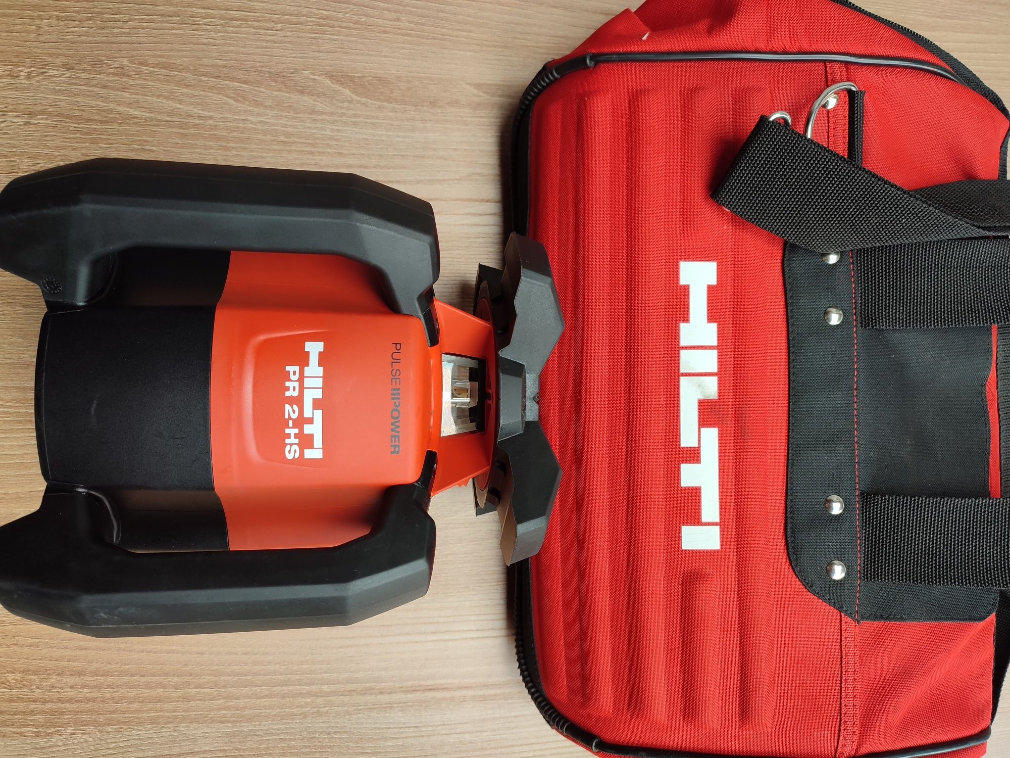 Hilti nivela laser rotativa pe acumulator de 12 V