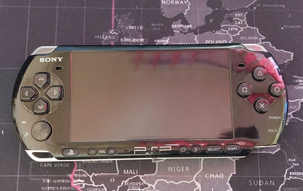 Consola PSP model 3004 cu 10 jocuri incluse