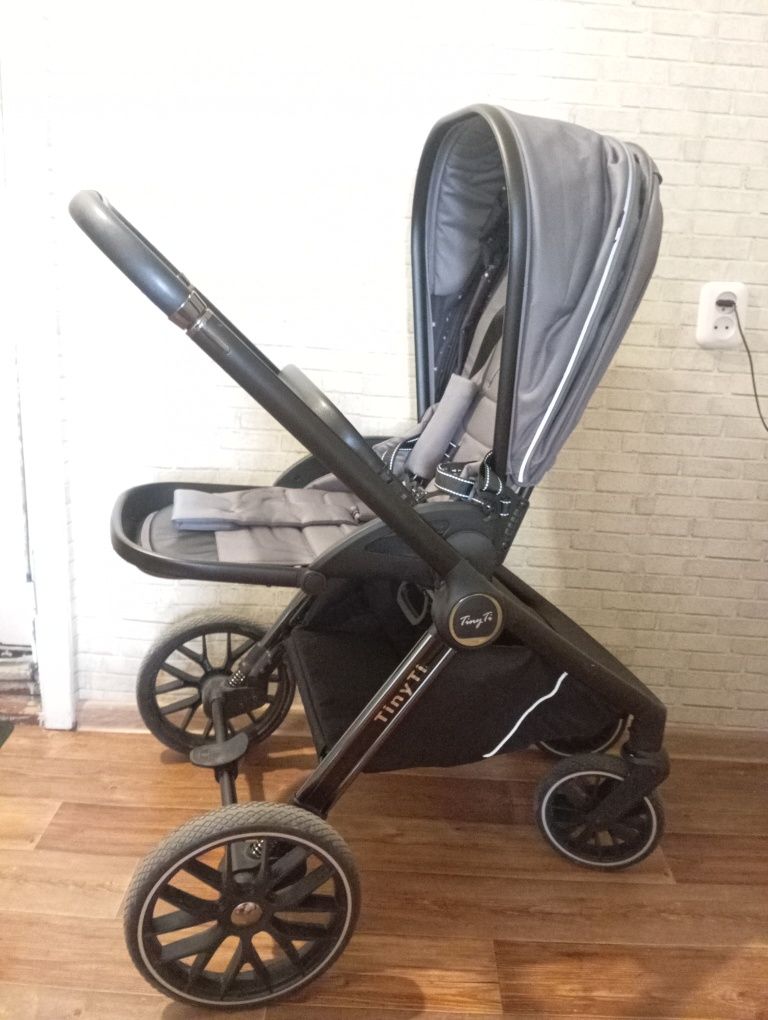 Продам коляску  Tiny Ti