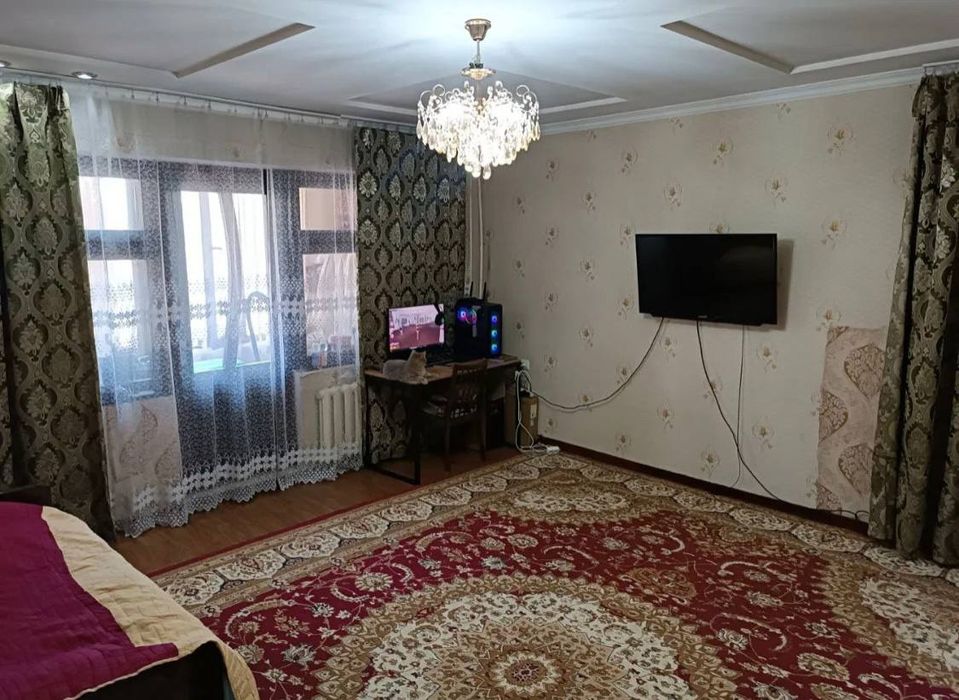 Юнусабад-8 квартал 2/5/9 57м2 общий коридор ор-тир  Принц кафе