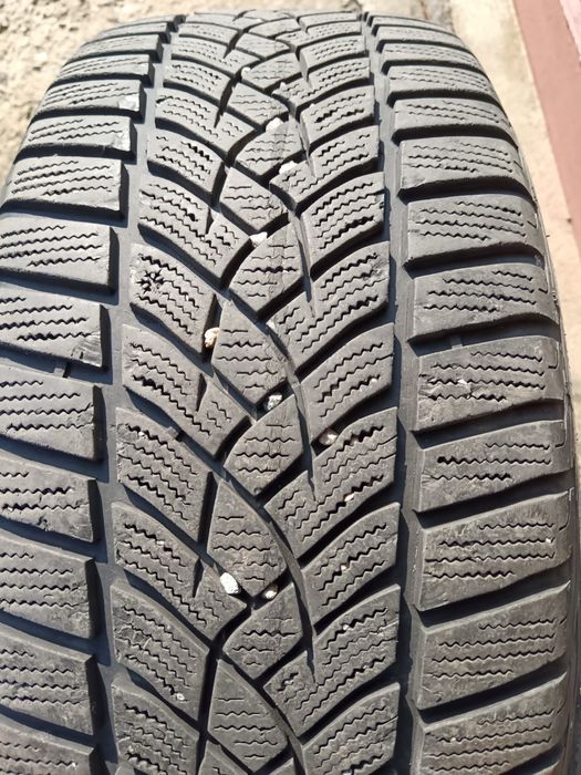 Cauciucuri de iarnă 215 50 R17