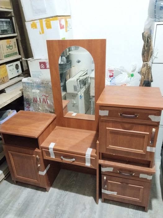 Тумбо сатылады (шағын)
Екі тумбочкасымен
Б/у

Бағасы: 20 000 тг

Қызыл