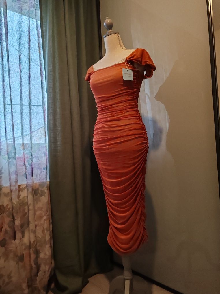 Rochie superbă corai