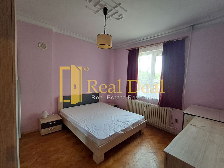 Дава се под наем Тристаен апартамент в София, Център - 100 кв.м за 767 € - Снимка #2