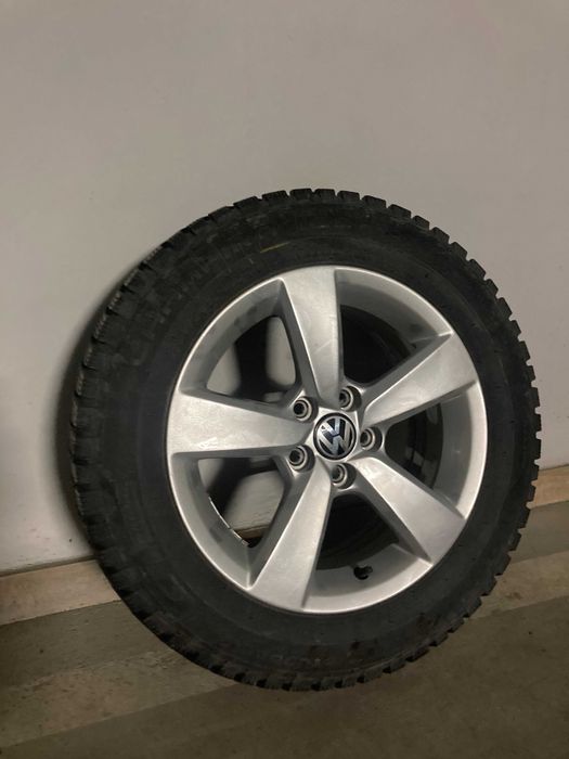 Диски вместе с шинами.