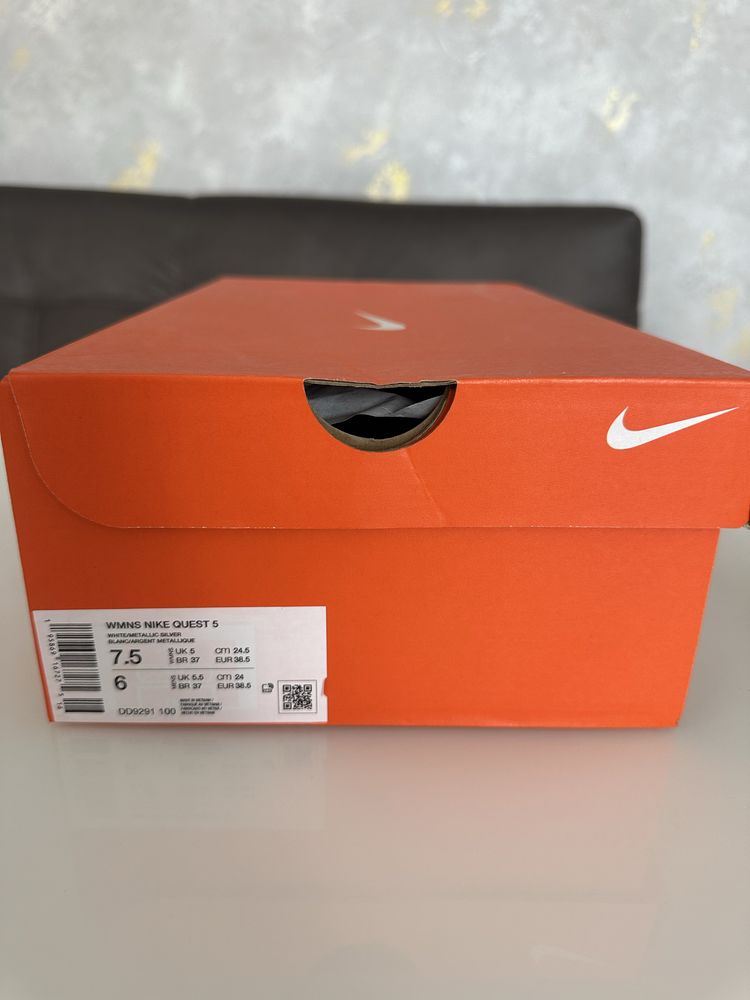 Обувки Nike Quest 5 est 1972
