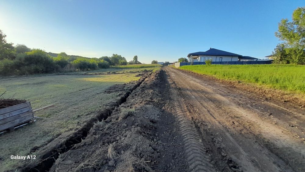 Vand teren constructie casa!Apa-contuar montat,Curent-contuar,Gaz!