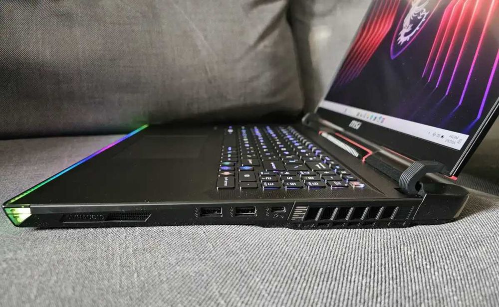 Laptop MSI Raider GE78HX, i9 Gen 14, RTX 4070 cu Garantie