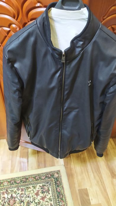 Продается Мужской Кожаная Куртка Цвет Черный Размер 48