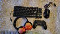 Мишка и клавиатура, джойстик,слушалки PlayStation 4. Става и за PC