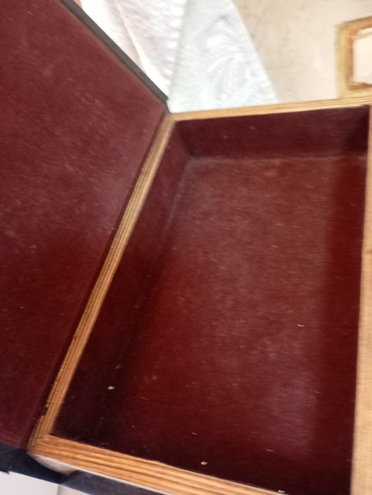 Кутия с капак с лика на Исус Христос