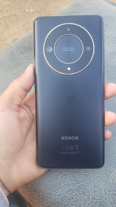 Honor x9b zo‘r rangi qora