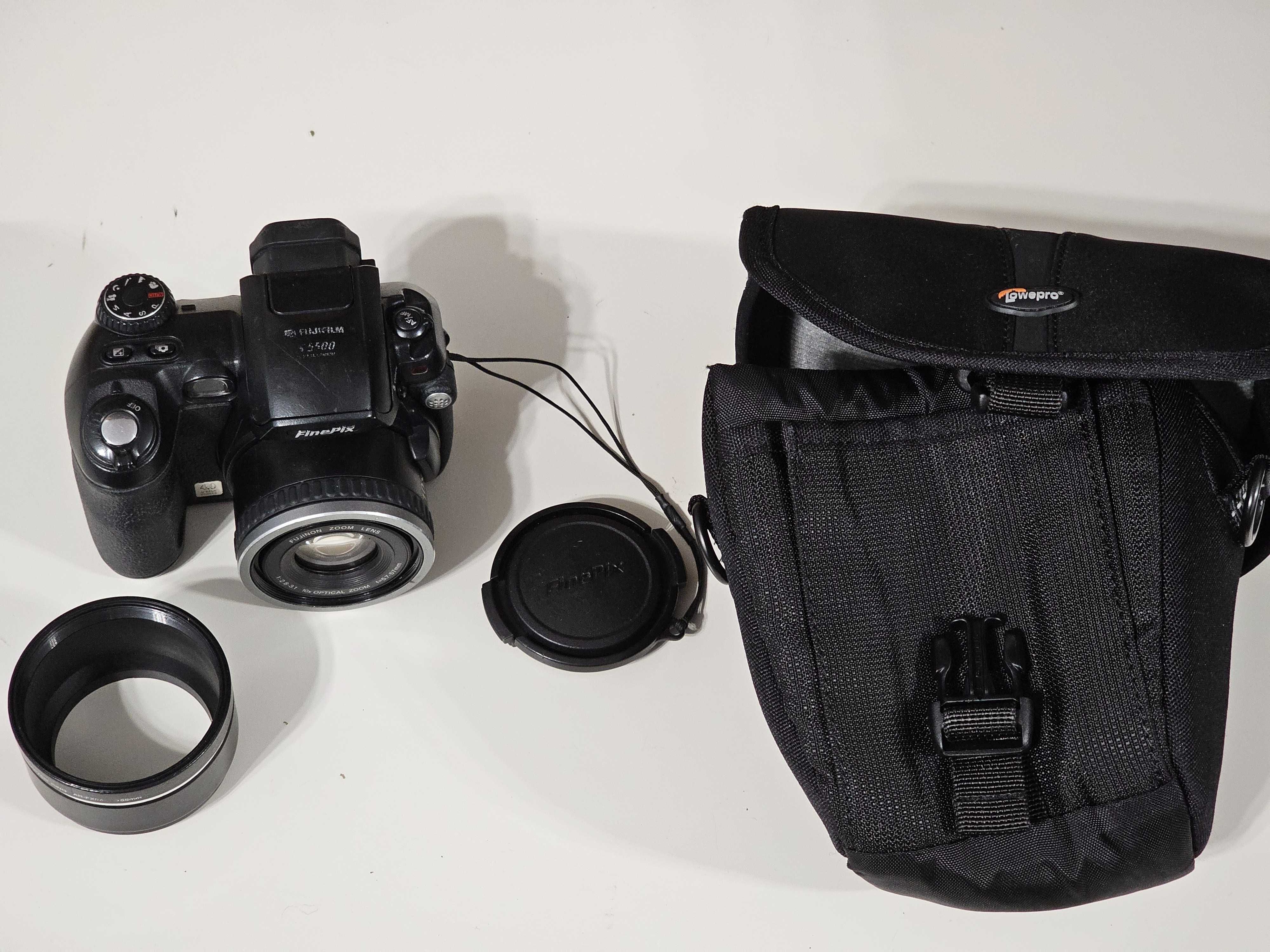 Camera foto Digitala Vintage Fujifilm S5500 4MP 10x Zoom card si husa