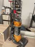 Aspirator dyson , utilizat , stare perfecta
