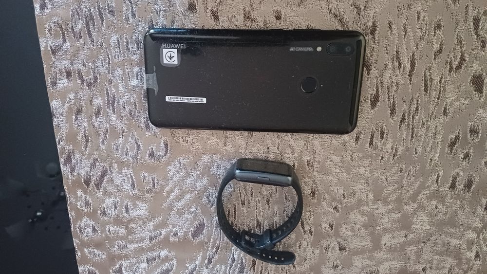Vand. Huawei putin folosit.