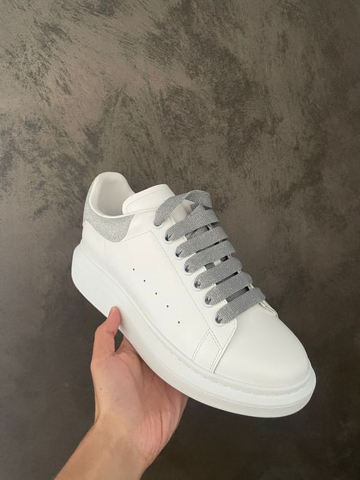 Adidași Alexander McQueen