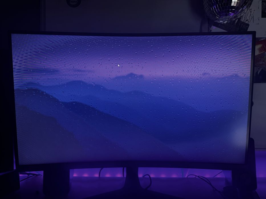 Monitor Gaming Curbat Samsung Odyssey 27” (240Hz, G-Sync, Full HD, VA)