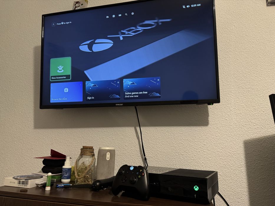 Xbox one + 2 manete + fifa 19