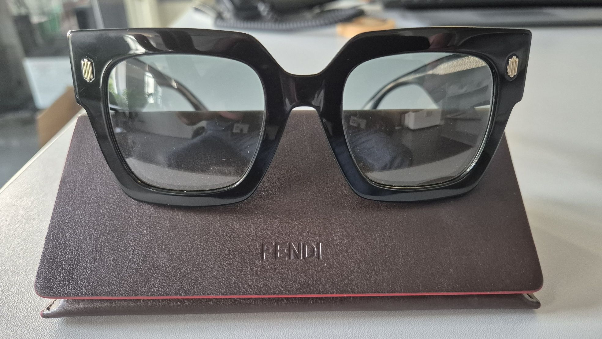 Дамски слънчеви очила Fendi Roma