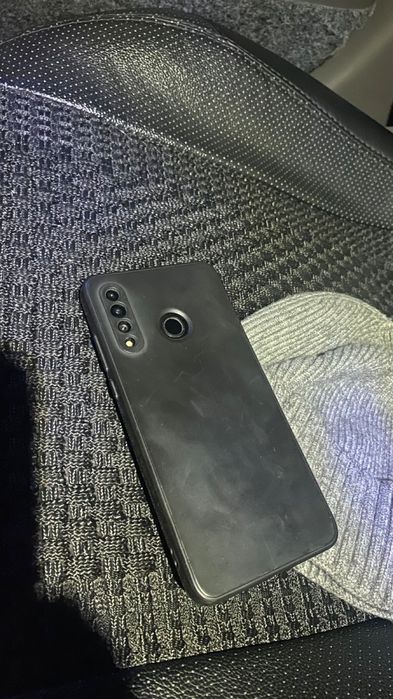 Продается б/у Телефон