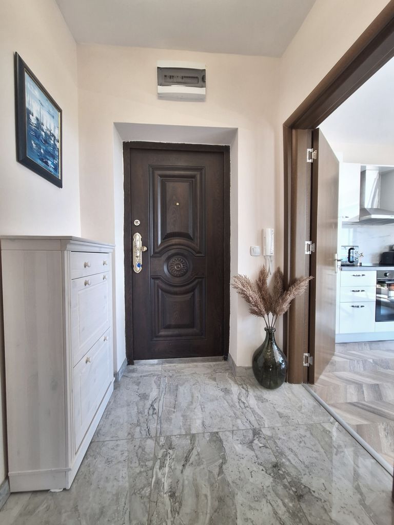 Продава се Двустаен апартамент в Бяла - 71 кв.м за 1226 €/кв.м - Снимка #8