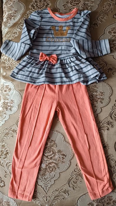 Продам новый костюм на 2 года