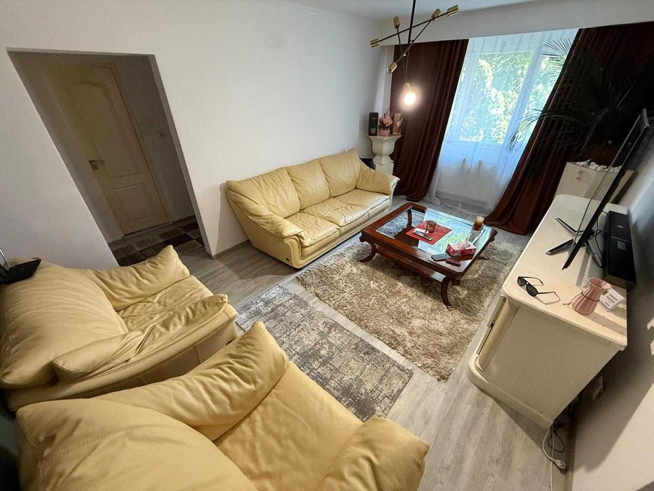 Mobilier sufragerie plus televizor cadou