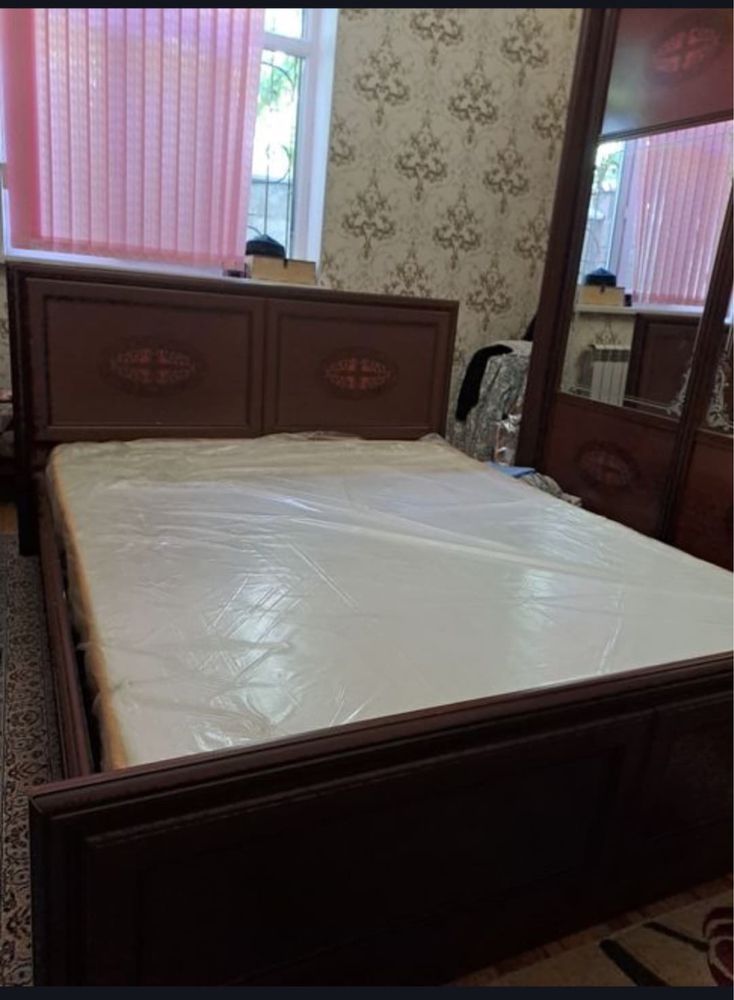 Спальный гарнитур срочно