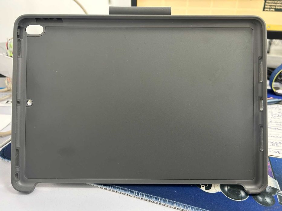 Combo Touch for iPad 10th gen - клавиатура за Ipad