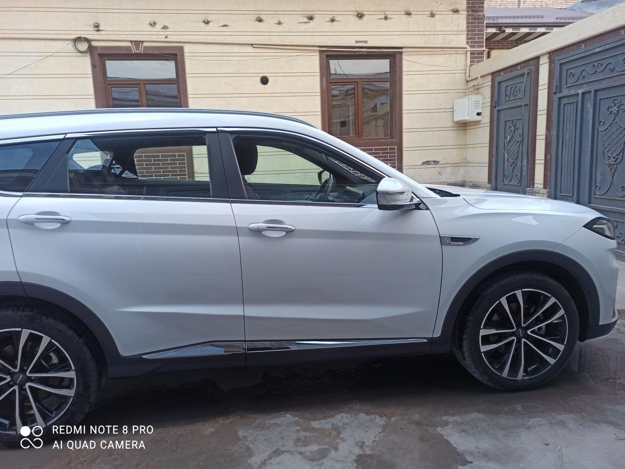 Jetour x70 plus sotiladi