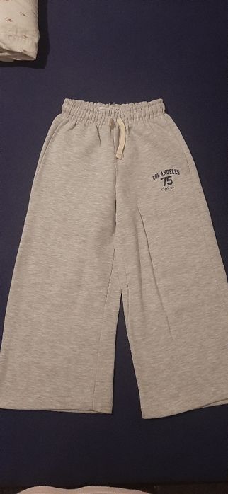 Vând pantaloni fete Zara