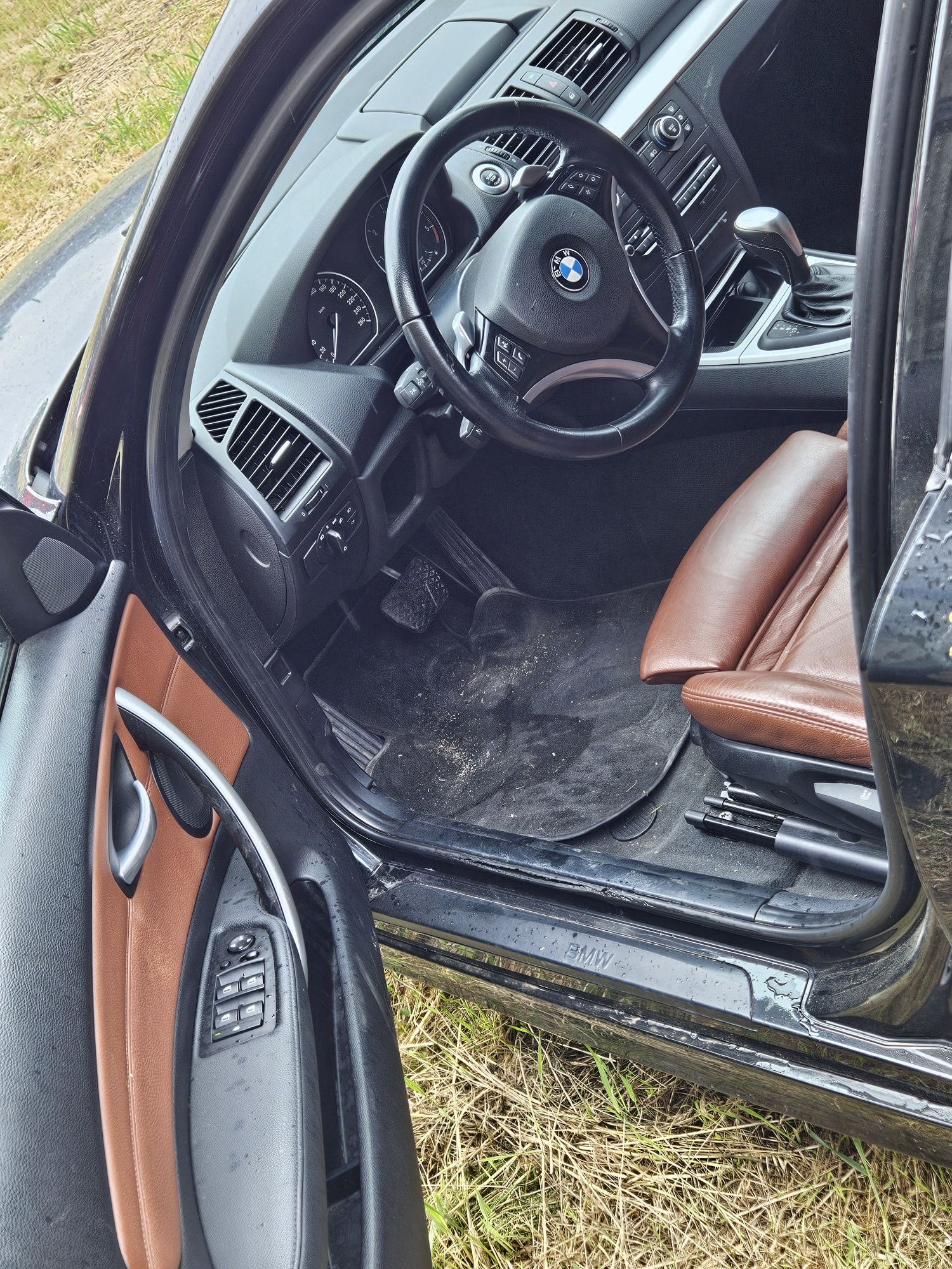 Dezmembrez BMW Seria 1 123d 2.0 biturbo 2008 – Piese originale !!!