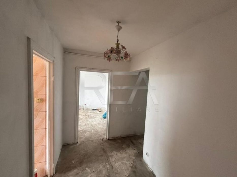 Apartament 4 camere decomandat