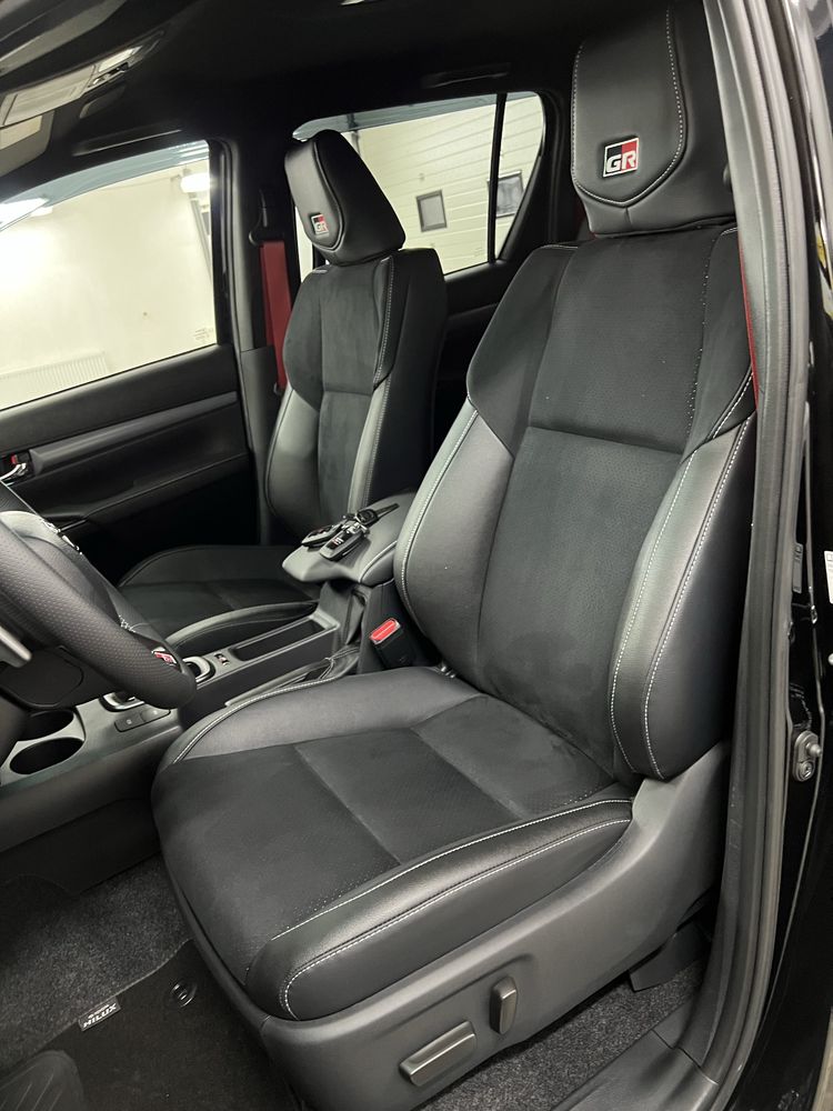 Toyota Hilux GR Sport 2 - 2.8,D 4WD Pret afisat TVA inclus