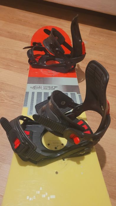 Placa snowboard BURTON 152 + legaturi STUF