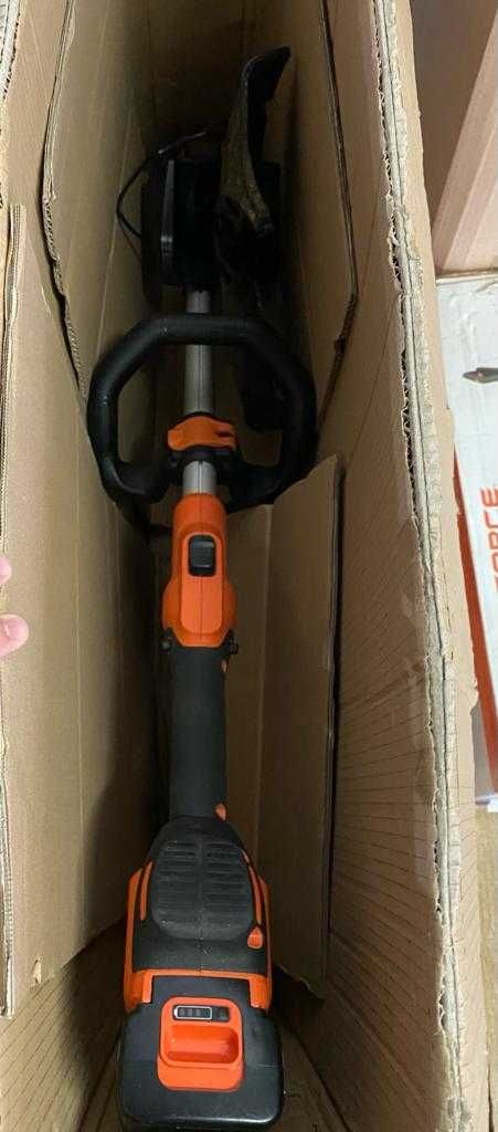 Mașină de tuns iarba fără fir Black+Decker BCSTA536L1 (36 V 2,5 Ah,