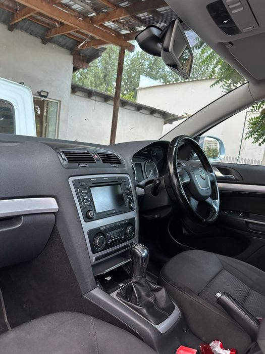 Dezmembrez Skoda Octavia 2 Facelift 2010 1.6 Tdi motor CAYC  105cp