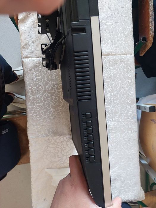 TELEVIZOR sotiladi narxi 1mln kami bor