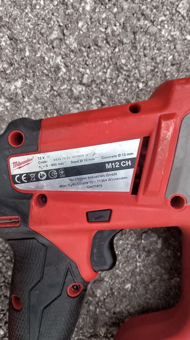 Акумулаторен безчетков перфоратор Milwaukee m12