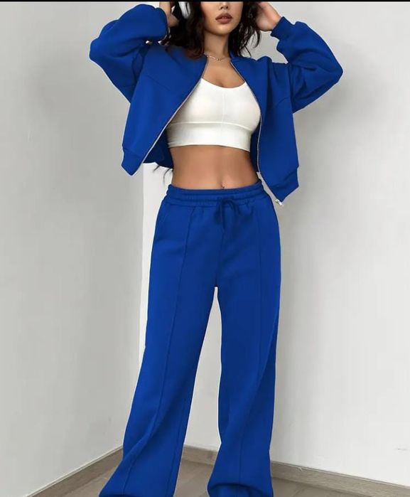 Продам спортивный костюм