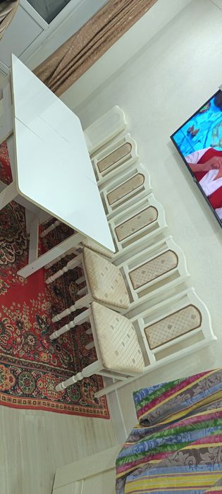 Продаётся стол с стульями