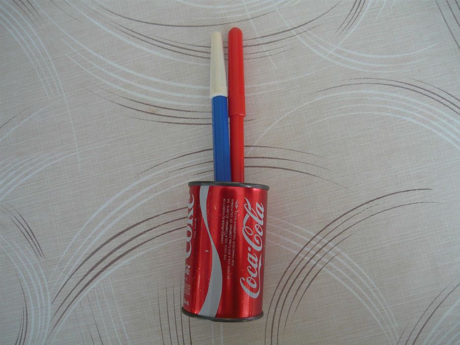 Различни неща с надпис Кока-Кола