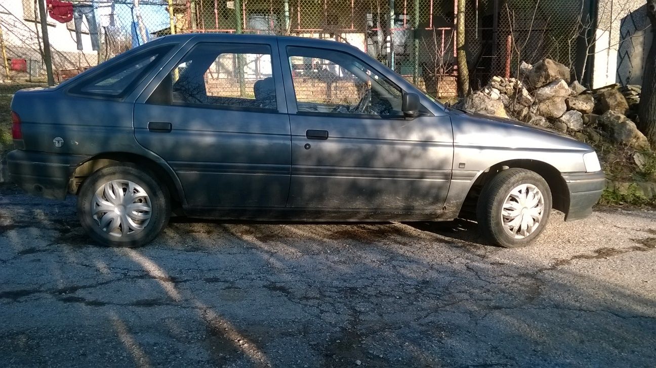 Ford Escort 1.3 Mi на части