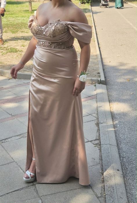 Официална рокля