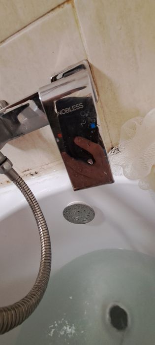 Baterie Nobless pentru cada + suport dush