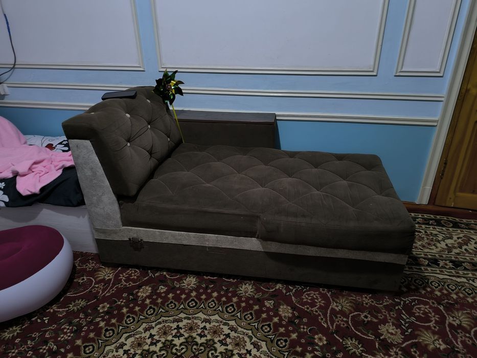 Divan chiroyli zor