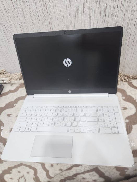 Продам  ноутбук hp Ryzen 3 сумка мышка