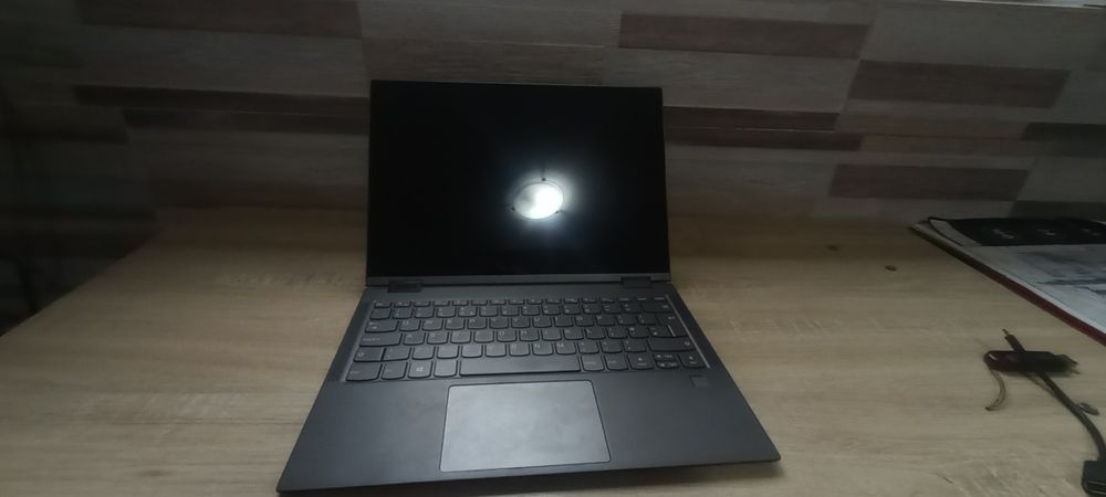 Laptop Lenovo yoga c630 ( 2-1 laptop care se transforma in tableta)